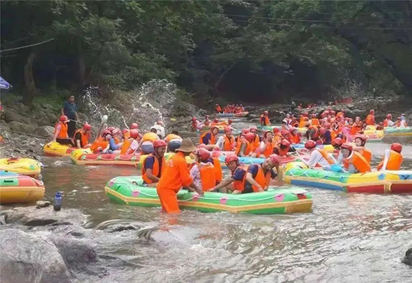 施貝安阜陽(yáng)地區(qū)VIP皖西親水之旅10.jpg 施貝安阜陽(yáng)地區(qū)VIP皖西親水之旅10.jpg